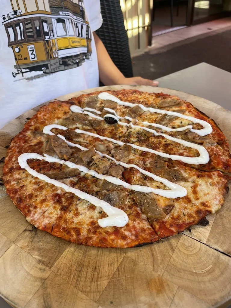 Lei Mask_Pizzeria Snack Le four provencal_Sault_review