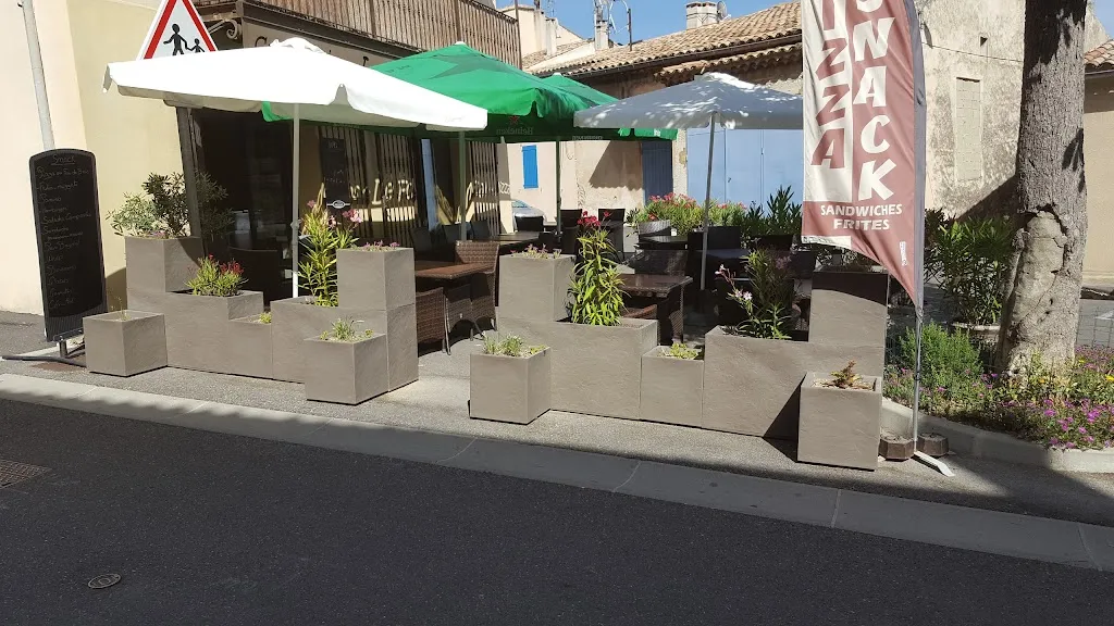 Pizzeria Snack Le four provencal restaurant in Sault