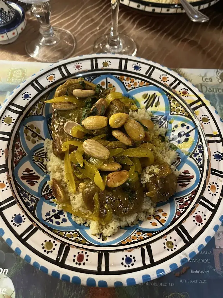 deborah sayegh_Le Regalon_Sénas_review