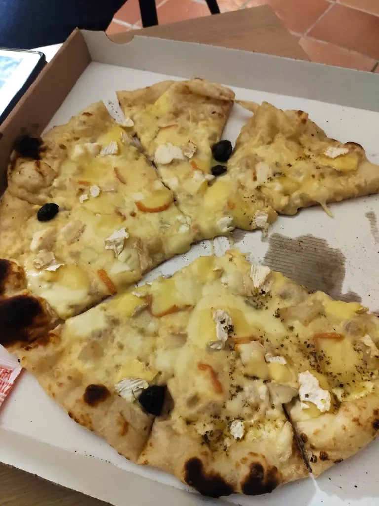 Brice_AU BAR A PIZZ, BY RIDERS PIZZA, THE RIDERS PUB_Sénas_recensione