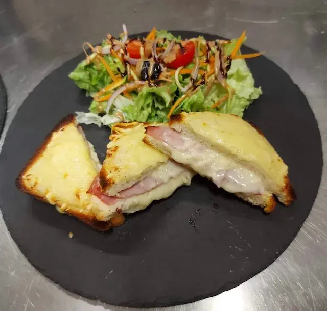 Ma'Zine village_Seyne_slider_image_2