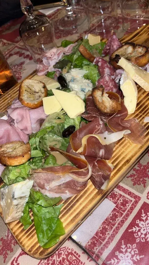 Morgane Long_Les Cimes_Selonnet_review