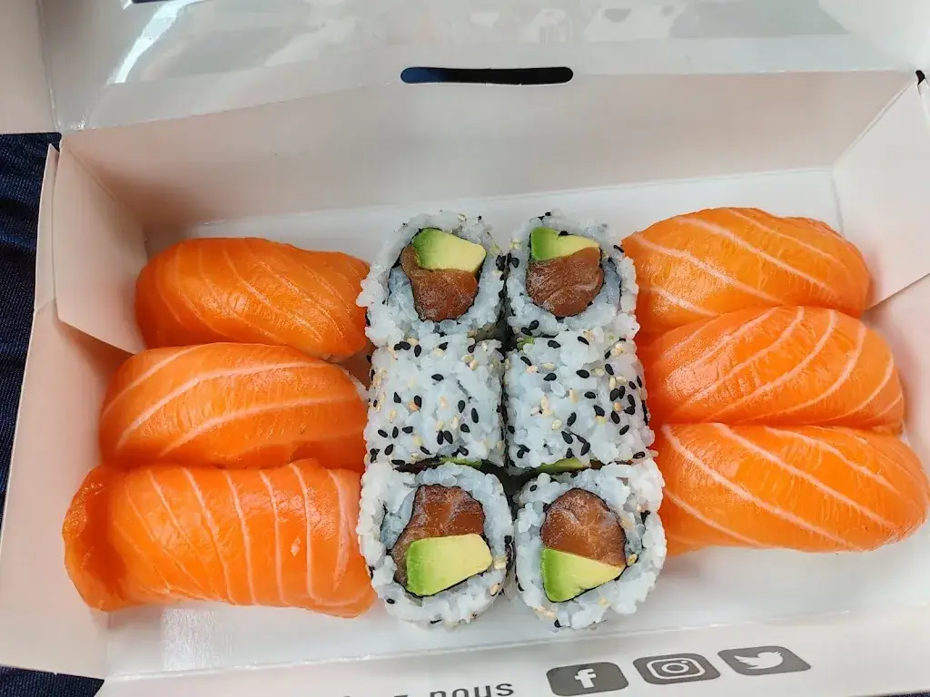 Marion “Fleur”_Lady Sushi Simiane-Collongue_Simiane-Collongue_review