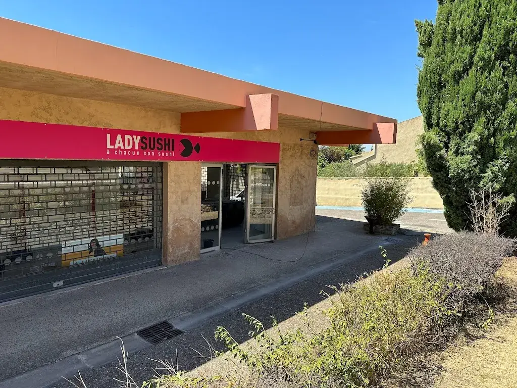 Lady Sushi Simiane-Collongue restaurant in Simiane-Collongue