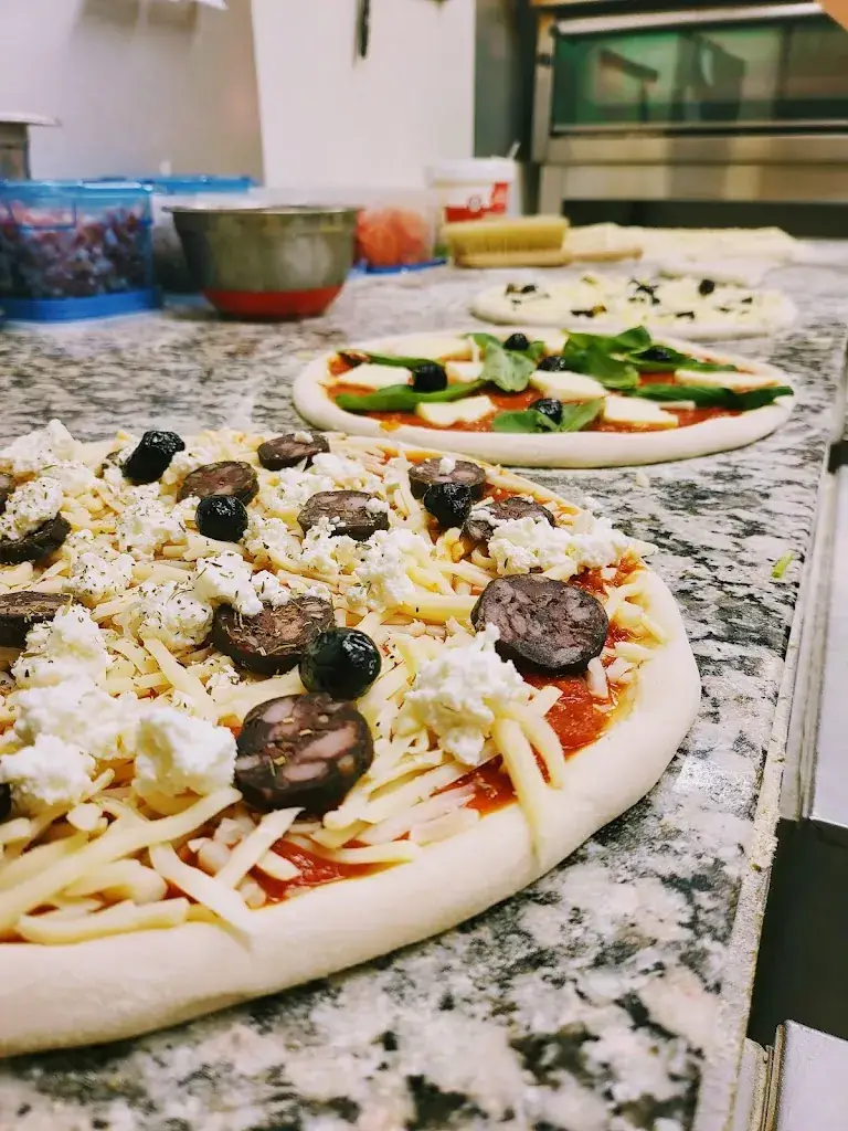 Pizzeria La Squadra_Simiane-Collongue_slider_image_2