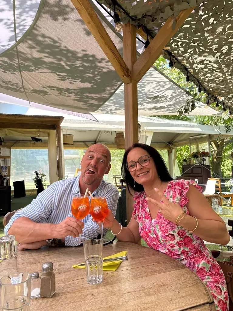 Bénédicte Mehu_Le 19_Bouc-Bel-Air_review