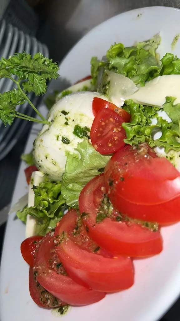 Melinda Boughanmi_L'INSTANT_Simiane-Collongue_review