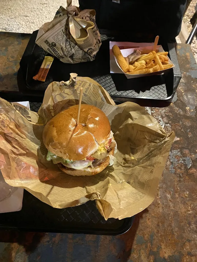 Françoise_Burger Casa Fernando & co. La Puccia, le Burger à l'italienne_Simiane-Collongue_review