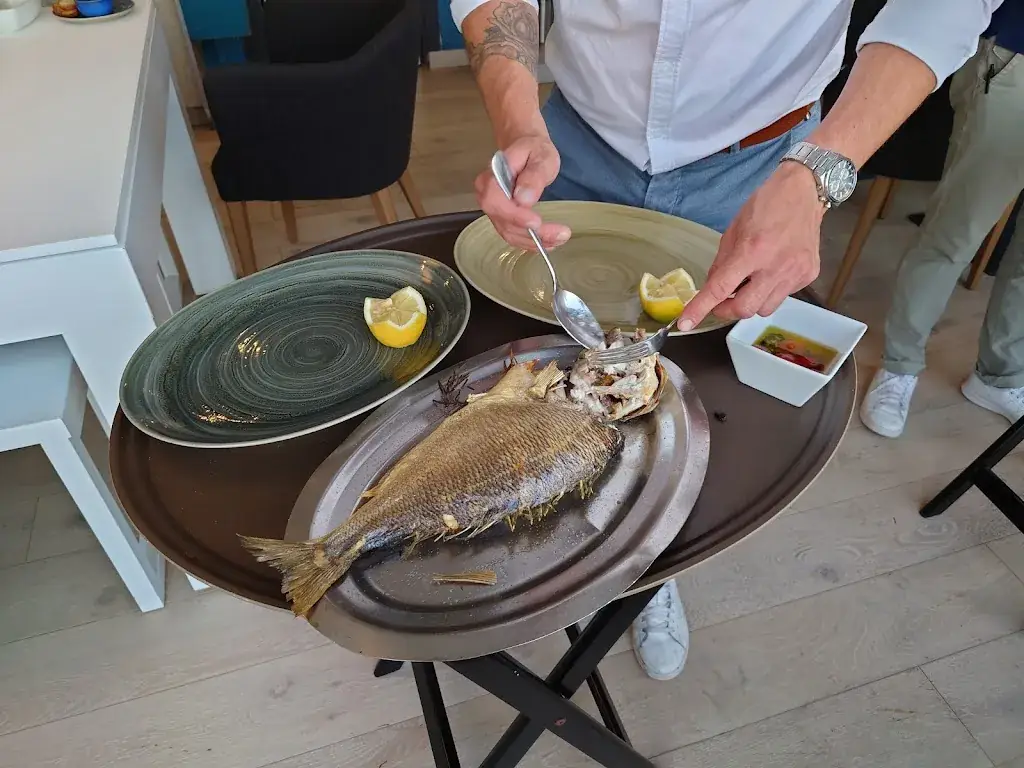 J. R. Ervast_Les Planches SAINTE-MAXIME_Sainte-Maxime_review