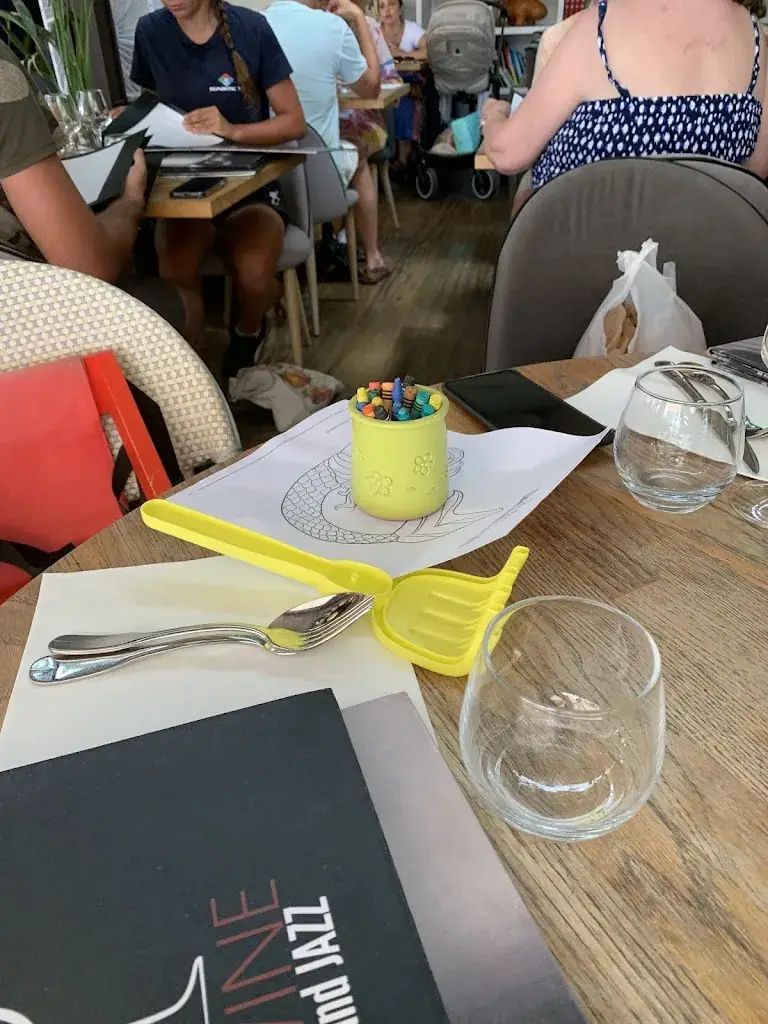 Richard Higgs_Le Café de France_Sainte-Maxime_review