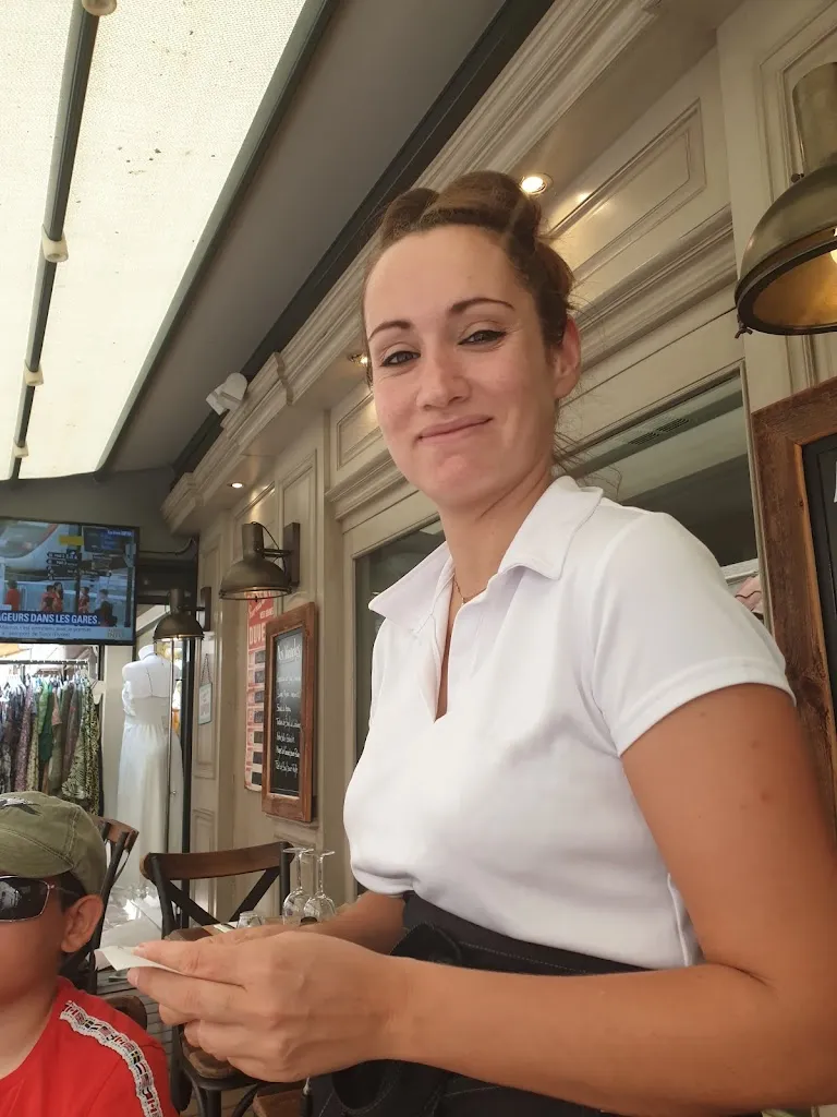 Cynthia Specht_La Crevette_Sainte-Maxime_review