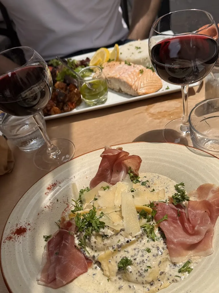 La Crevette_Sainte-Maxime_slider_image_3