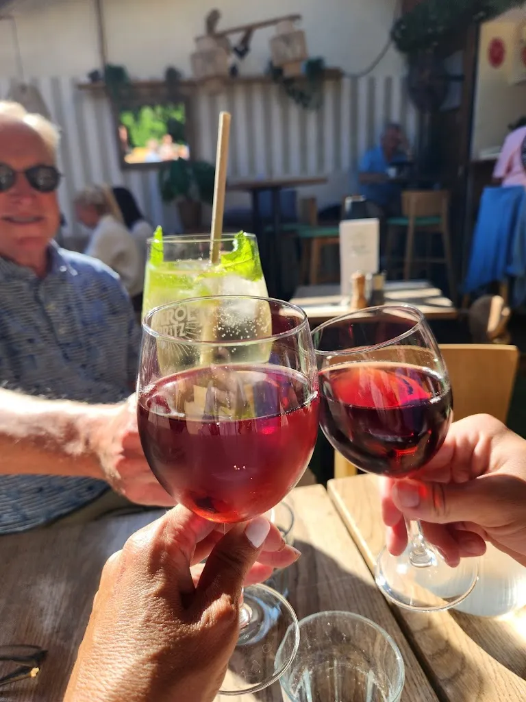 Ann-Marie_NautiK_Sainte-Maxime_review