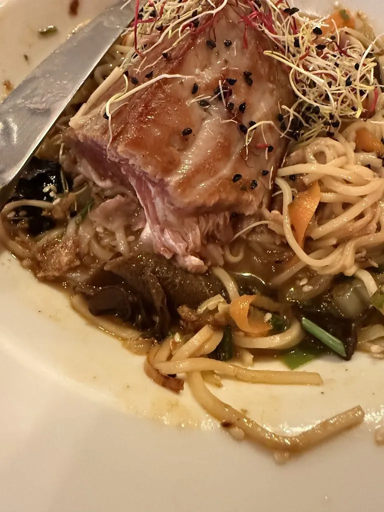 Sondre Bekk_Chez Longu_Sainte-Maxime_avis