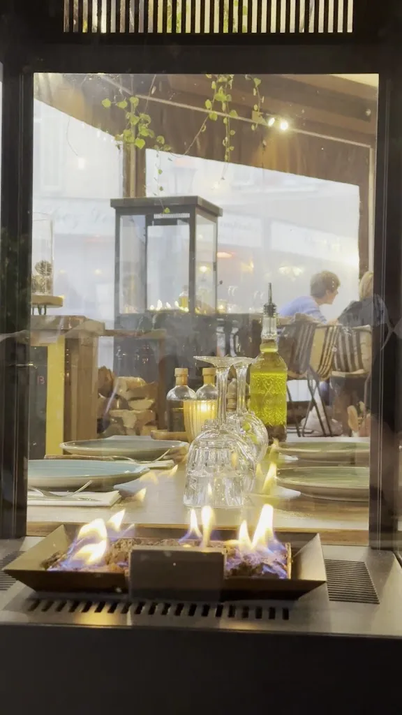 Signe Bajara_Le carillon_Sainte-Maxime_review