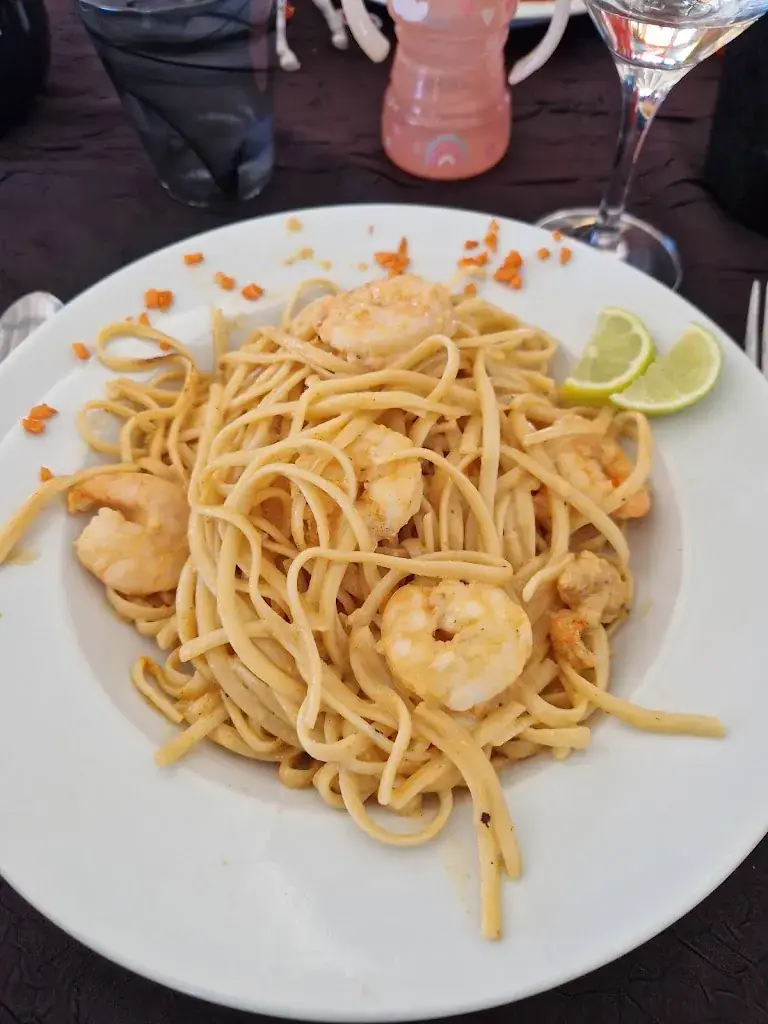 Daniel_Mahi-plage_Sainte-Maxime_review