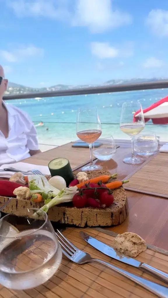 Jenny Bezolutskikh_Mario Plage_Sainte-Maxime_review