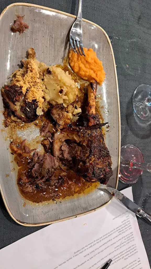 Peter Holdway_Le Mas Saint Donat_Sainte-Maxime_review