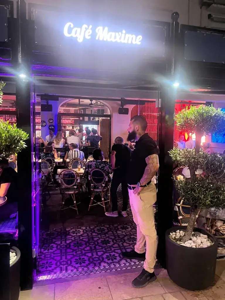 Gregory Dremov_Café Maxime_Sainte-Maxime_review