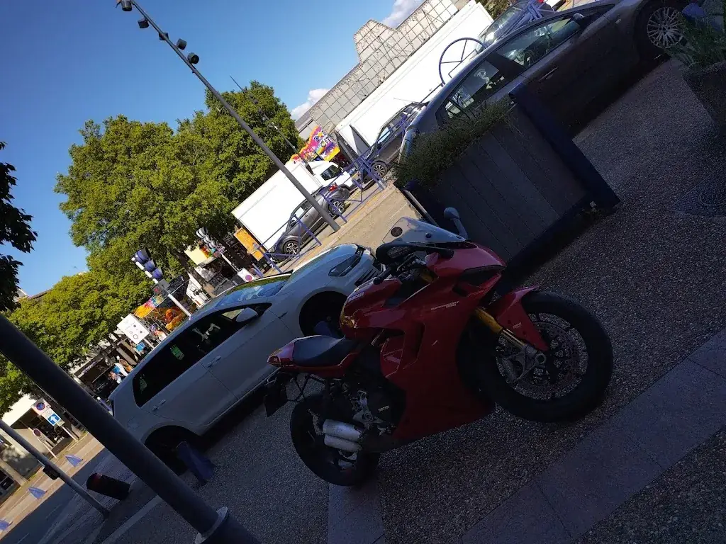 Hervé Bouchery_SAS LO-RI-PO-MI_Portes-lès-Valence_review