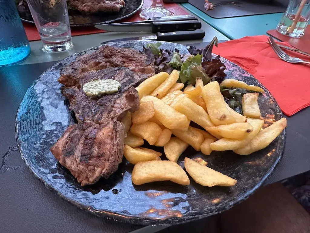 Douglas Freeman_Hotel La Casa Mia_Sainte-Maxime_recensione