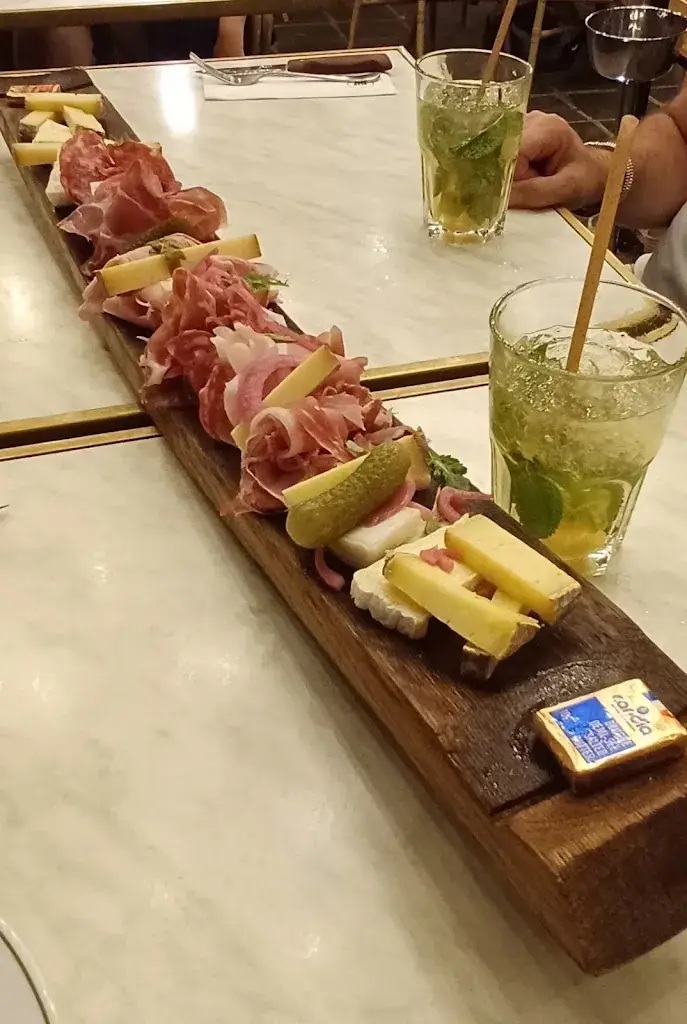 Izka Ble_Cave Parpellé_Sainte-Maxime_review