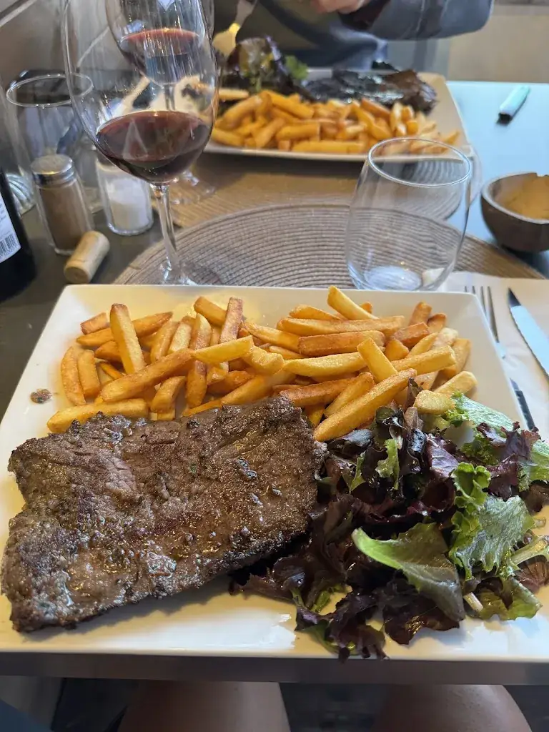 Francesca Taddeo_Le debarquement_Sainte-Maxime_recensione