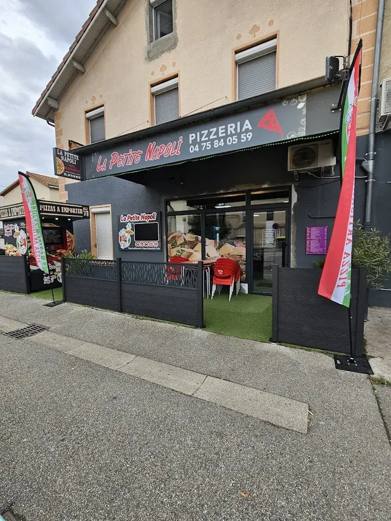 pizzeria la Petite Napoli restaurant in Portes-lès-Valence