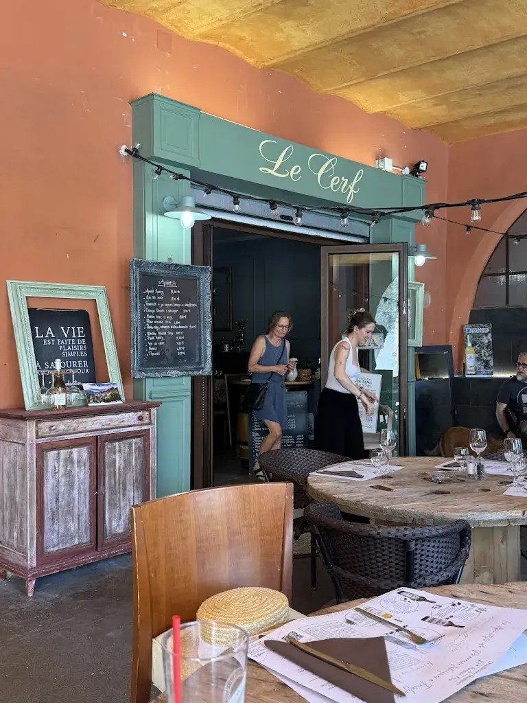 Laurent Saint Jean_Le Cerf_Sospel_review