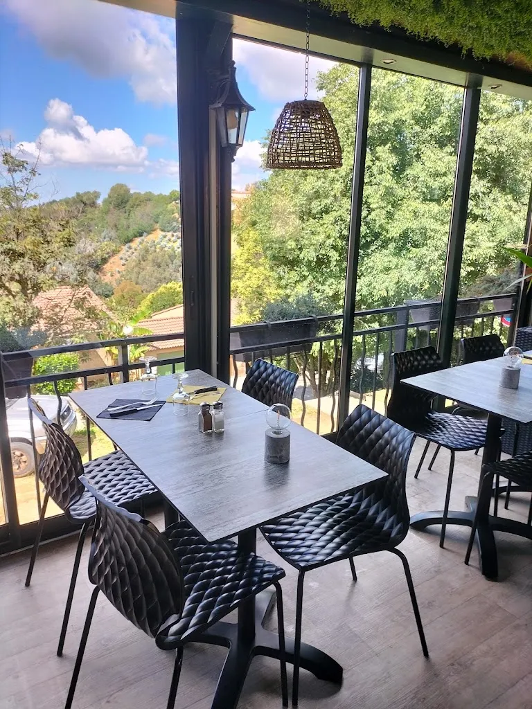 La Famiglia restaurant in Tanneron