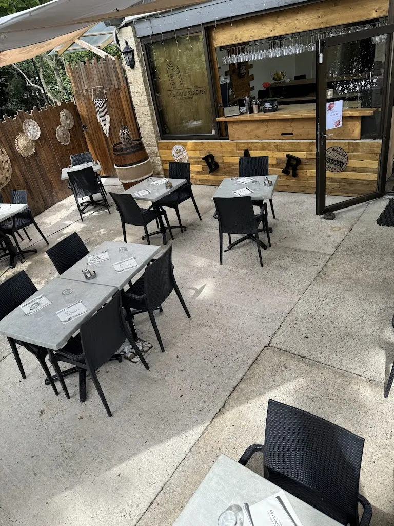 La Maison Penchée restaurant in Tarascon