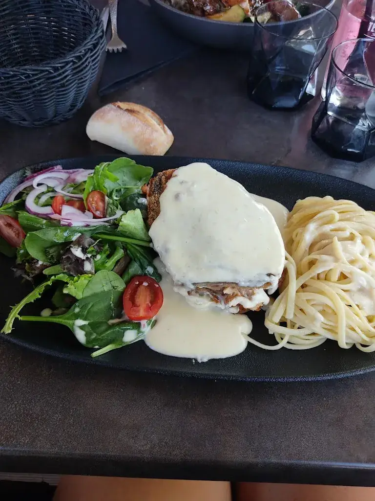 Family R_Le Dz Restaurant - Lounge Bar_Tallard_review