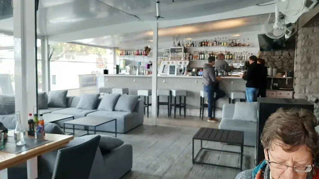 Ferenc Tar_Le Mas d'Estello_Tallard_review