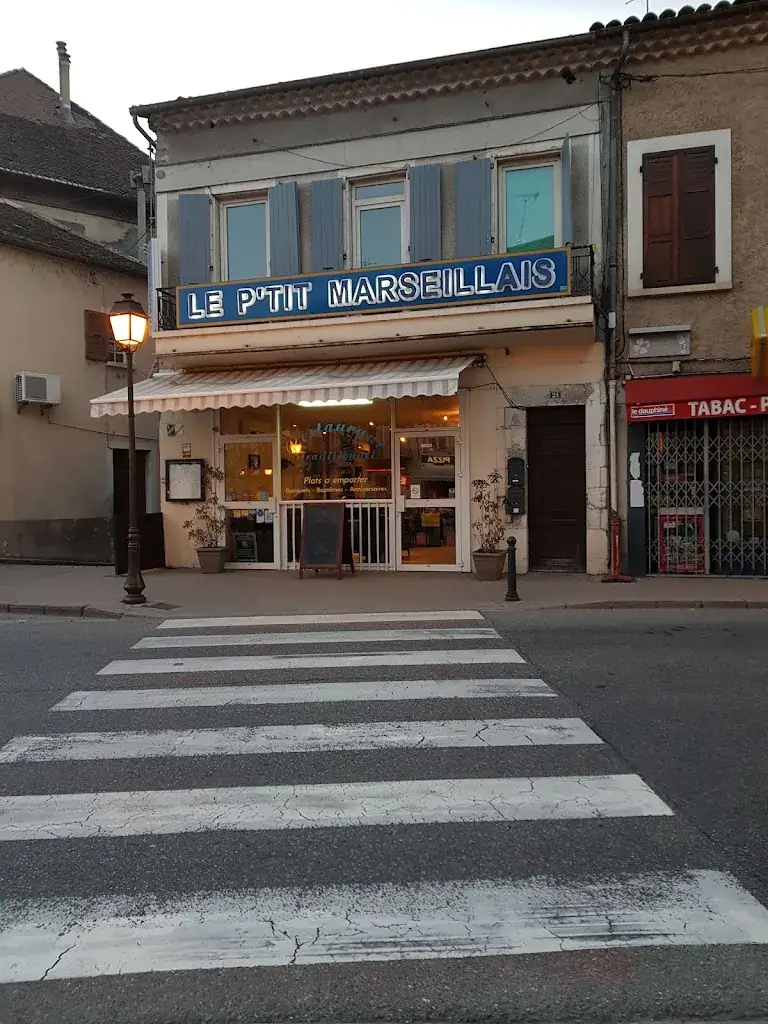 Le P Tit Marseillais Lionel restaurant in Tallard