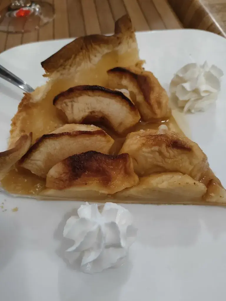 Sophie Inthavong Nguyen_Les 100 ciels_Tallard_review