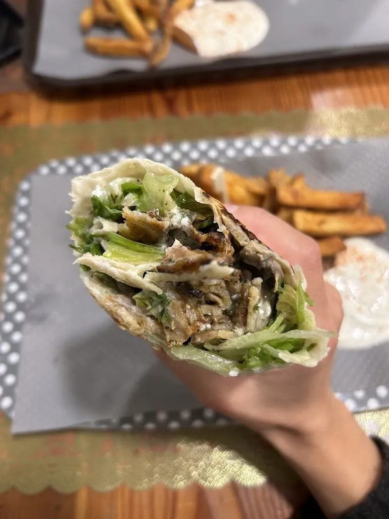 Ece Muratoğlu_Snack Pizza Fitouri_Tallard_review