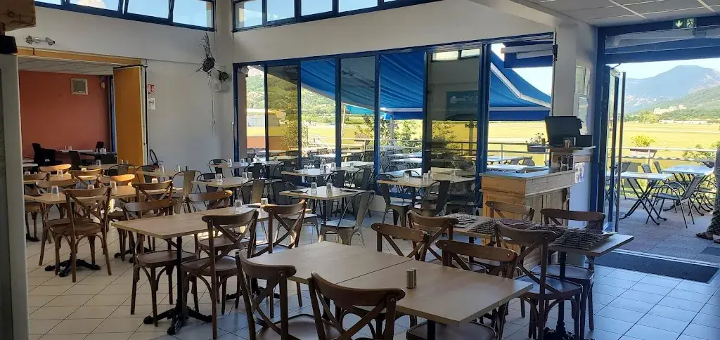 Restaurant de l aérodrome LE JUMP restaurant in Tallard