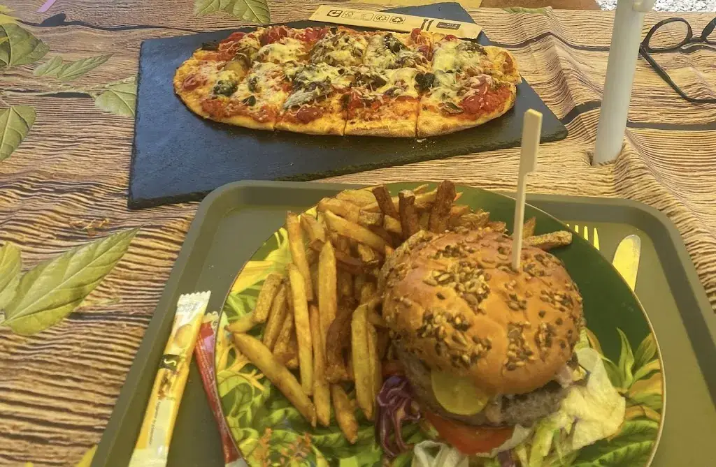 Charles Bocquentin_Le Car d'heure gourmand_Lettret_review