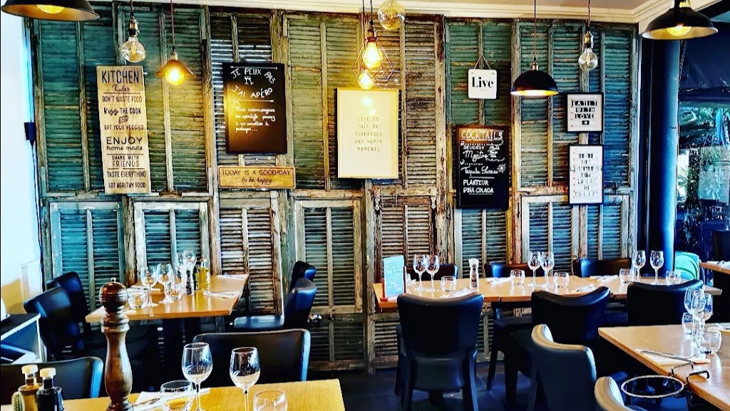 Les Voiles De Théoule restaurant in Théoule-sur-Mer