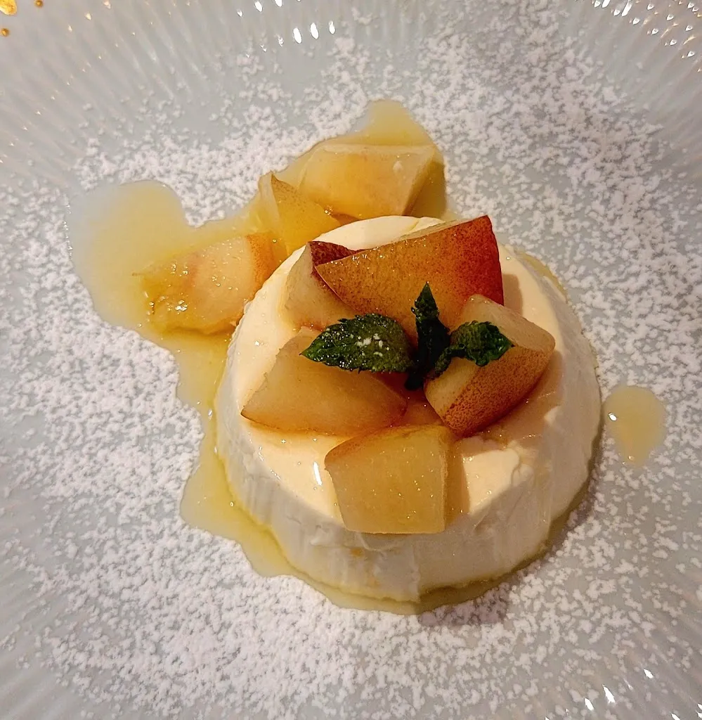 John Gusdon_COMME A LA MAISON_Théoule-sur-Mer_review