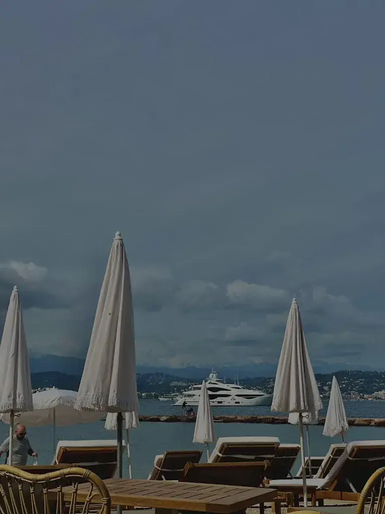 Amber Nomad_La Plage Blanche_Théoule-sur-Mer_review