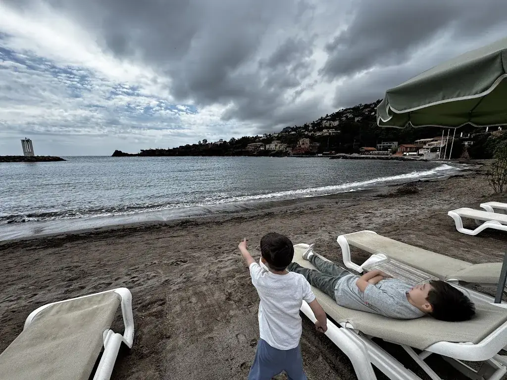 Mikki Fanlo_La Joya Beach_Théoule-sur-Mer_review