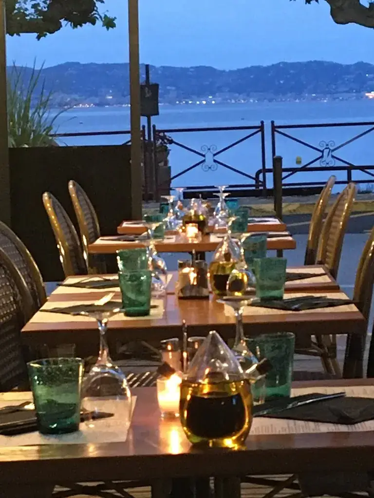 Le Bistrot de Lérins restaurant in Théoule-sur-Mer