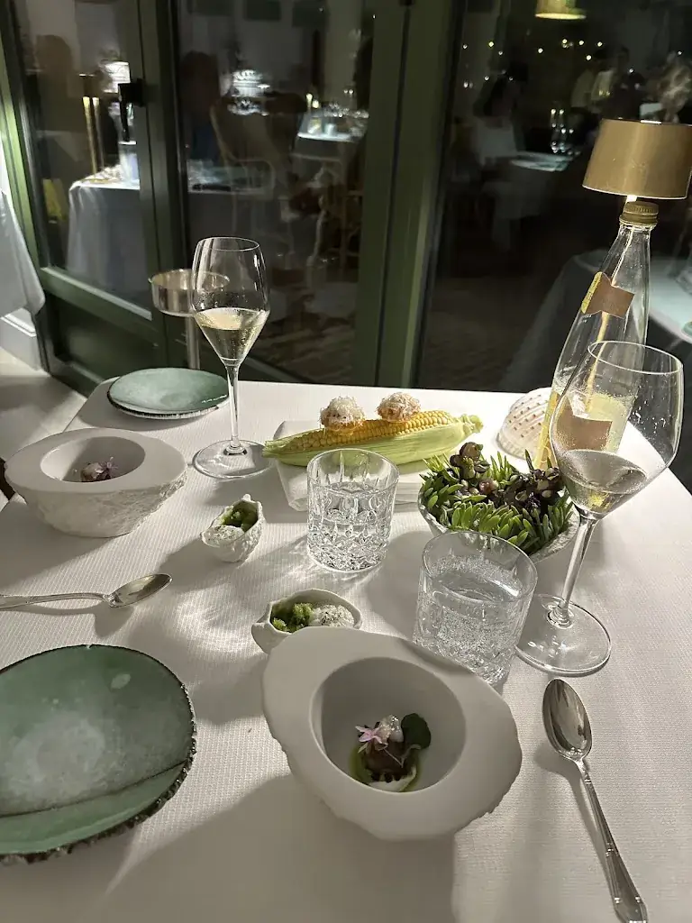 Johanna Hinteregger_Mareluna_Théoule-sur-Mer_review