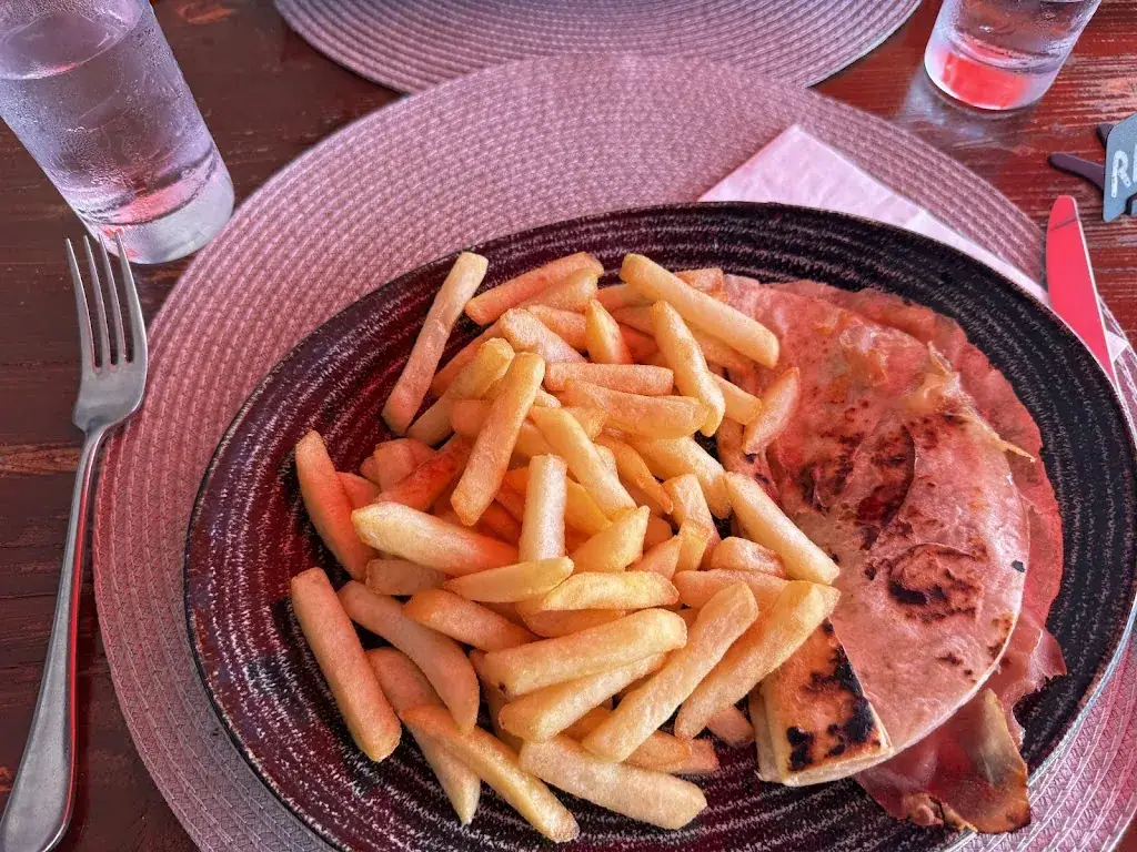 Camille Llouquet_Le Matlau_Théoule-sur-Mer_recensione