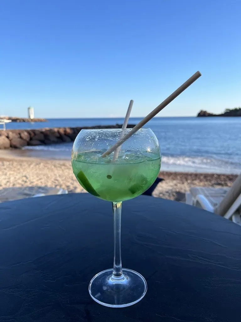 vsevolod pavlovsky_Le Panama_Théoule-sur-Mer_review