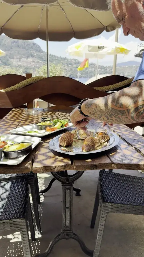 Elona Gjika_La Cabane du Pêcheur_Théoule-sur-Mer_recensione