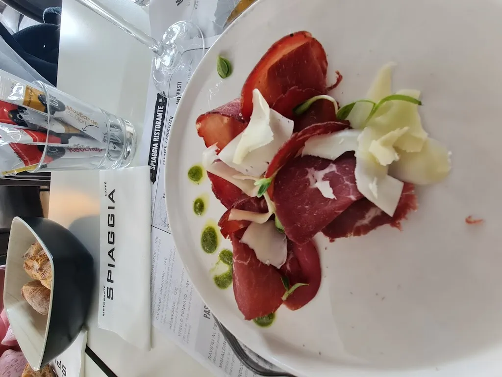 Kim Gaarsdahl_La Spiaggia_Six-Fours-les-Plages_review