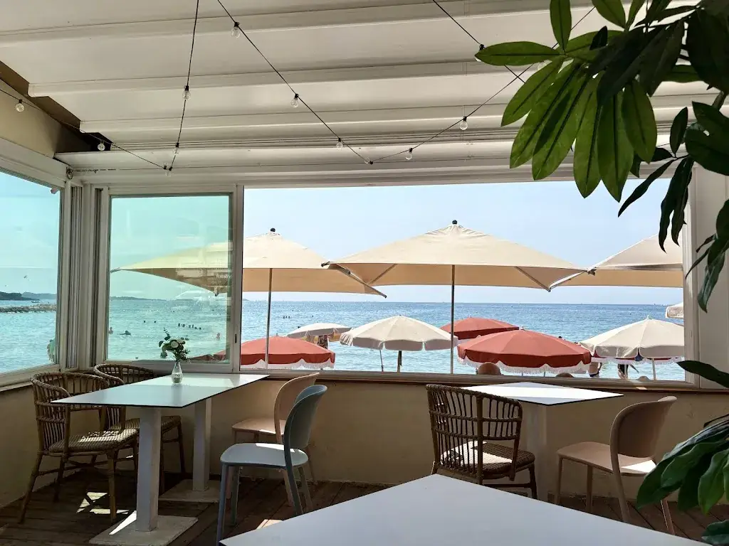 Restaurant La Voile_Six-Fours-les-Plages_slider_image_3