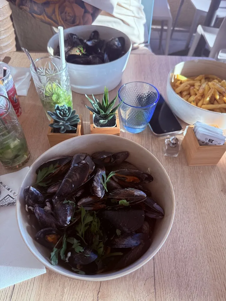 Dijana Manojlovic_Chez Riton_Six-Fours-les-Plages_review